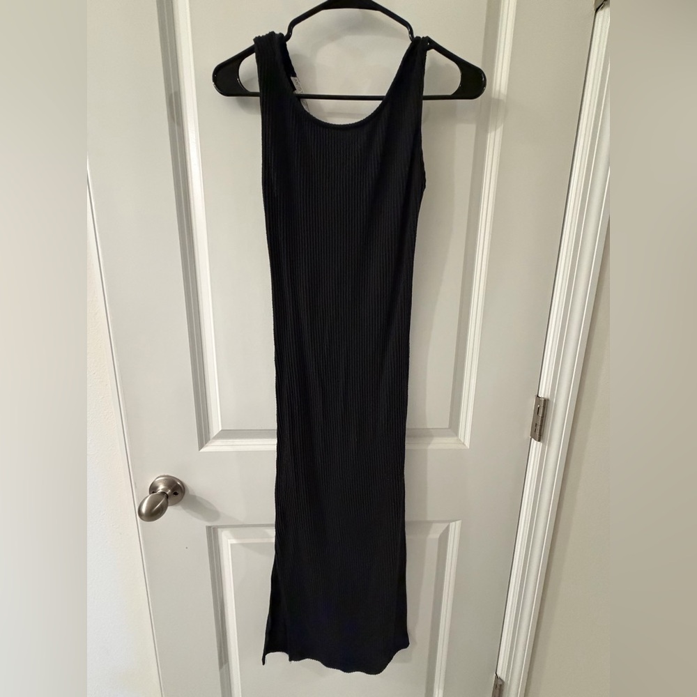 Black Sleeveless Dress